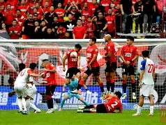 爱游戏官方网站-转会期突围战来临；成都蓉城围绕德甲更衣室发声；信心回归；赛季目标并未改变的简单介绍