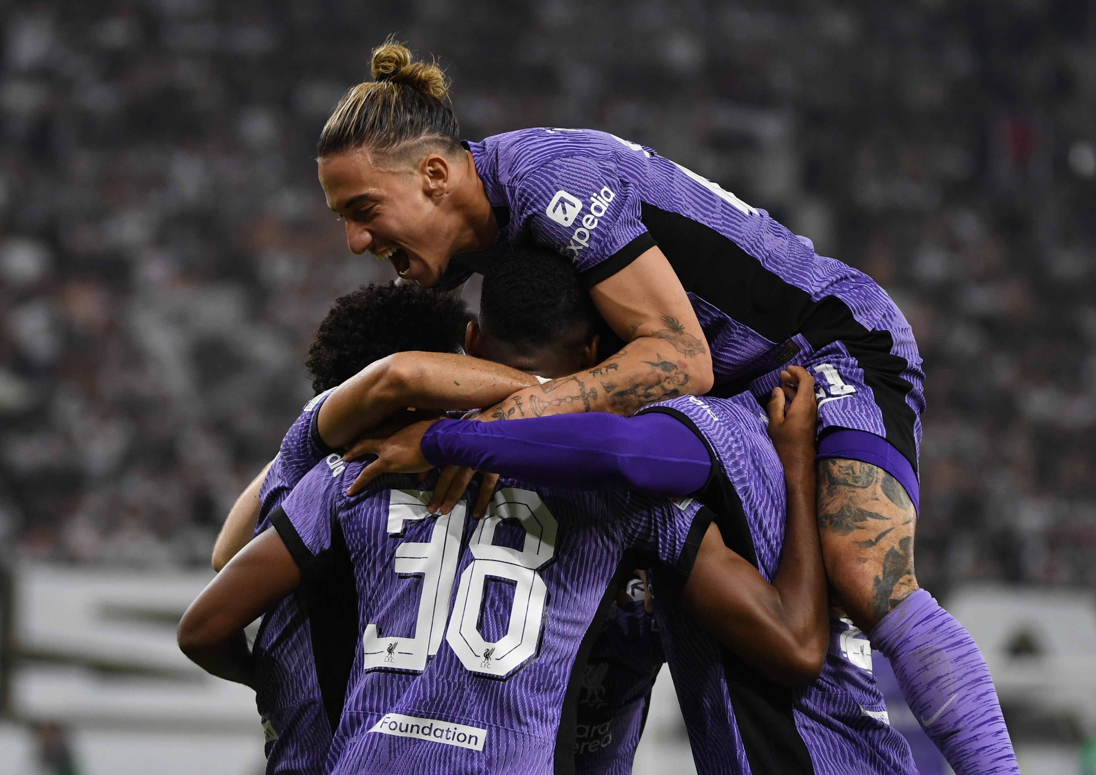 爱游戏登录入口-利物浦逆转巴萨